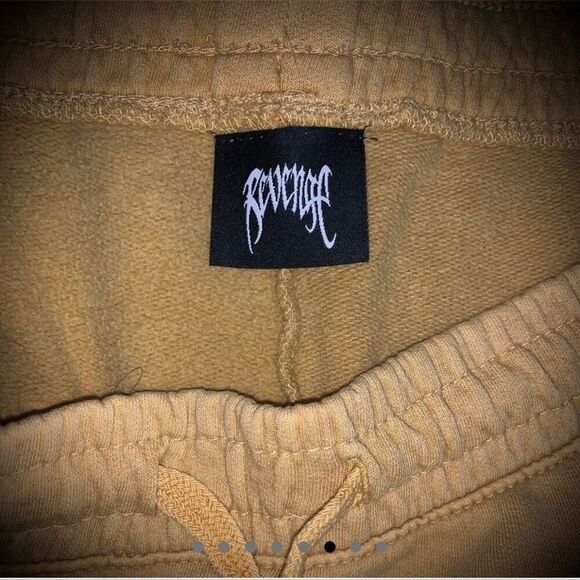 Revenge Shorts - Picture 3 of 7